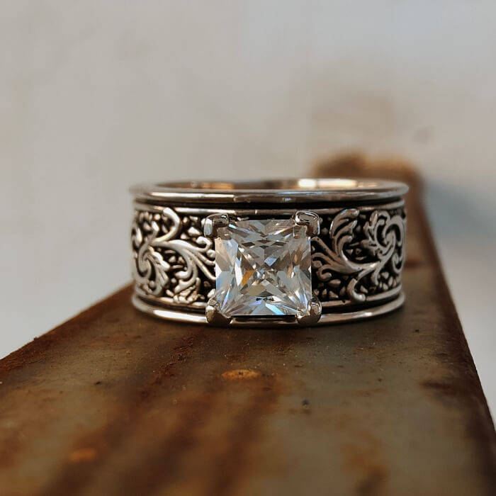 Vintage silver carved band ring with square zircon gemstone in floral design