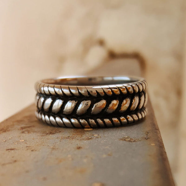 Retro Steel Twist Band Western Band Ring for Men